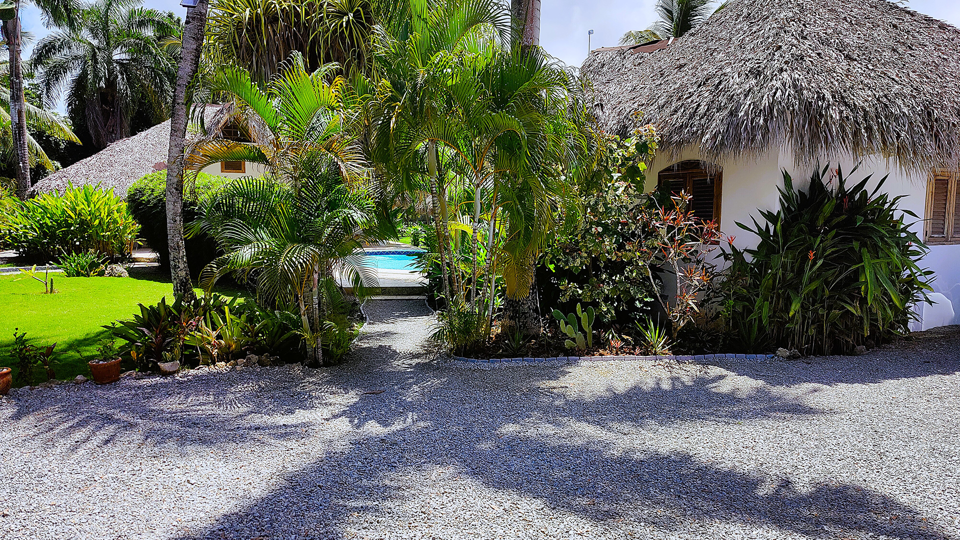 Jardin tropical arboré et clôturé de 1200m2